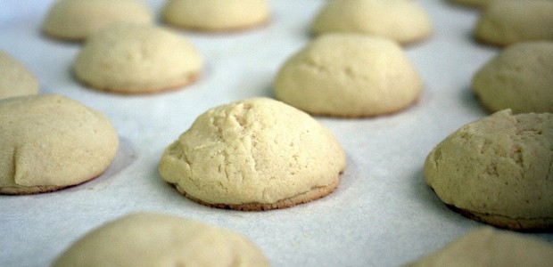 50. Biscoitos recheados de chocolate branco